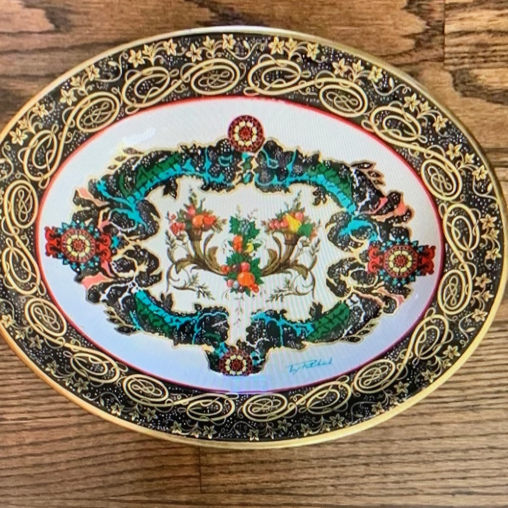 Vintage Daher Decor Lightweight Metal Black Gold Scroll Oval Wall Plate